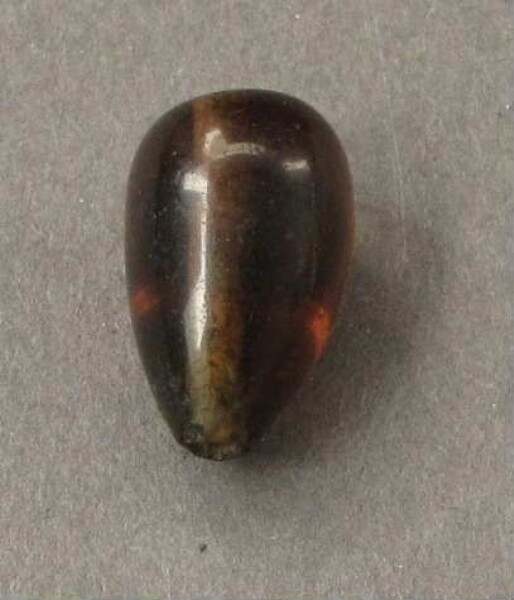 Glass bead