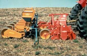 Fotografie: Säverfahren, Einzelkornsaat, Mais, Mulchsaat