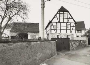 Scheune : Scheune und Wohnhaus (2. H. 18. Jh./1. H. 19. Jh.) eines Zweiseithofes