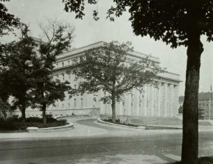 Dessau, Landestheater, Eingangsfront