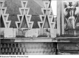 Dresden-Friedrichstadt, Weißeritzstraße 3. Ehemalige Orientalische Tabak- und Zigarettenfabrik "Yenidze" (1907/1909). Detail der Bauornamentik