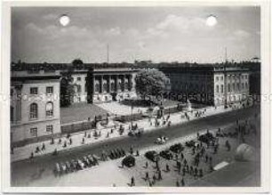 Berlin, Ehrenmal, Abziehen der Wache