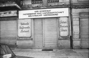 Büro des VEB Kombinat Seeverkehr in einem ehemaligen Friseursalon