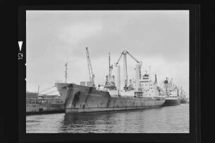 Friedrich Engels (1972), VEB Deutsche Seereederei, VEB Deutfracht, VEB Deutfracht - Seereederei Rostock (DSR), Deutsche Seereederei GmbH, Rostock