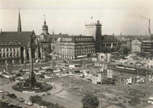Augustusplatz : Leipzig, Augustusplatz mit Mendebrunnen, Paulinerkirche und Hochhaus Kroch