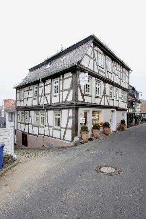Wohnhaus; Kronberg, Eichenstraße 9