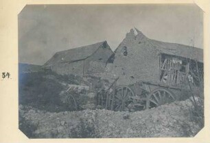 Foto einer zerstörten Häusergruppe in Ovillers(-la-Boisselle)