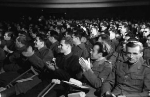 Bukarest: Aro-Palast, deutsch-rumänische Stunde, rumänische Verwundete