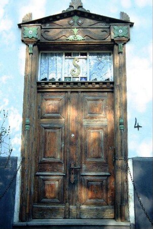 zweiflügelige Haustür mit Oberlicht und Blendrahmen