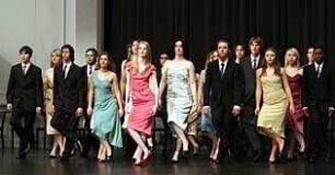 Tanzträume - Jugendliche tanzen KONTAKTHOF von Pina Bausch