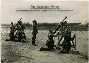 Soldaten mit Maschinengewehren bei der Flugabwehr an der Ostfront