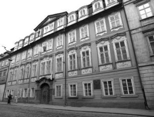 Palais Thun-Hohenstein & Haus Zum Schwarzen Löwen & Hotel Zum Erzherzog Karl & Haus Nr. 379