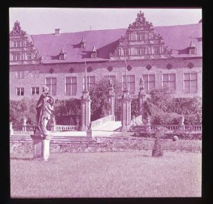Schloß, Gartenseite