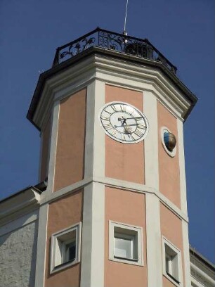 Linz - Uhrturm des historischen Rathauses : Uhrturm des historischen Rathauses am Hauptplatz. Aufgenommen am 17. Juni 2011 in Linz