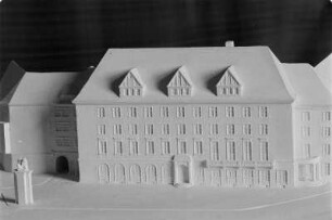 Modellentwurf des sorbischen Hauses. : Modelowy naćisk Serbskeho domu