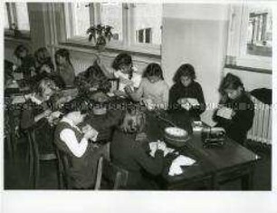 Die 25. Schule in Spandau, Streitstraße 7/11 unterrichtet in aufgelockerter Form