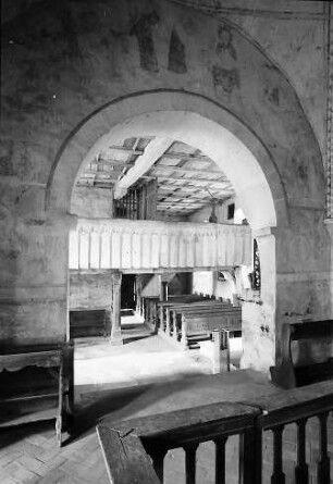 Neudenau: Blick vom Altar durch die Bögen der St. Gangolf-Kapelle