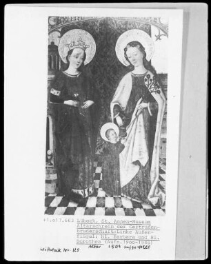 Altarschrein der Gertrudenbruderschaft — Die Heiligen Barbara und Dorothea