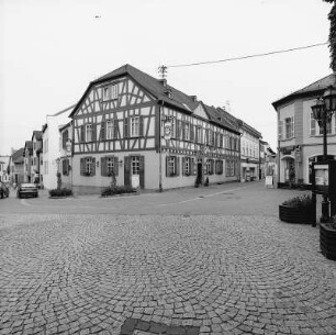 Gasthaus zur kleinen Post; Geisenheim, Rüdesheimer Straße 33a, Rüdesheimer Straße 35