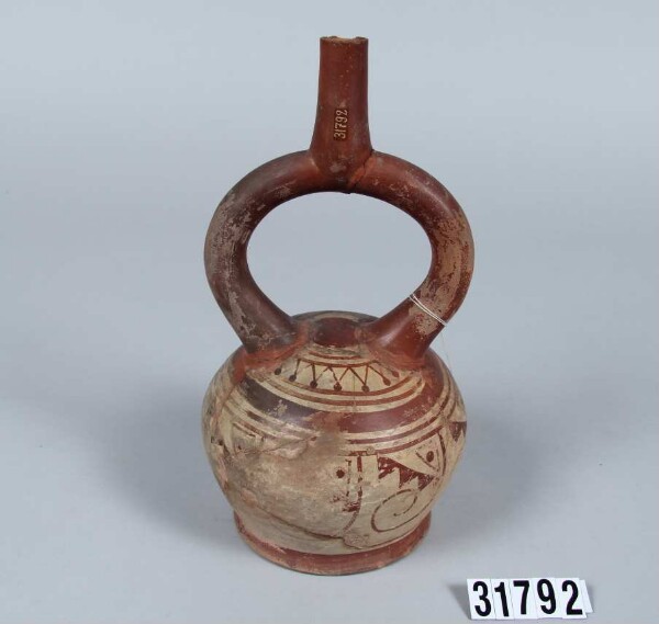 Fork-necked vessel with wave motif