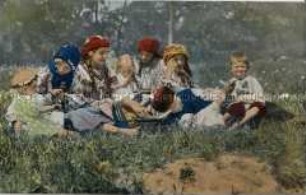 Kinder in ukrainischer Volkstracht