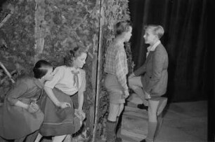 Maxim-Gorki-Theater: Wie Klaus Mitglied einer Bande wurde : Laienspiel von Kindern der 12. Grundschule Berlin