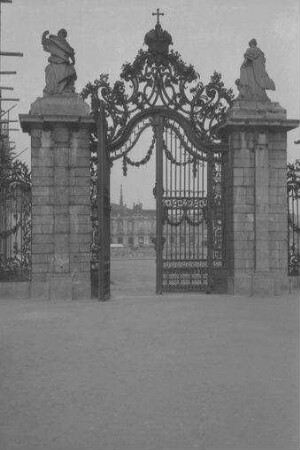 Würzburg: schmiedeeisernes Tor [an der Residenz]
