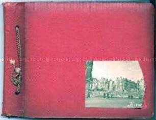 Privates Fotoalbum einer Krankenschwester aus dem 2. Weltkrieg mit Postkarten und Fotos aus dem besetzten Belgien und der Ukraine