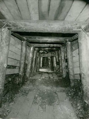 Strassentunnel Saarburg, Deutschland, 1941