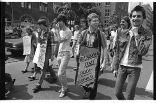 Kleinbildnegative: Demonstration, Fachhochschule für Wirtschaft, 1982