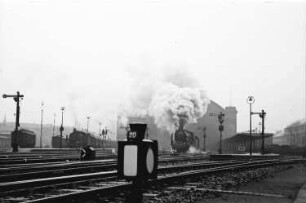 Berlin: Anhalter Bahnhof; Deutsche Reichsbahn; Weiche 20, dahinter ausfahrende Züge vom Anhalter Bahnhof