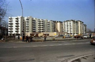 Freiburg i. Br.: Baukomplex Basler Tor von der Merzhauserstraße