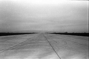 Bâle-Mulhouse: Rollfeld, Piste des Flugfeldes
