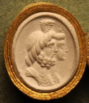 Profilköpfe des Serapis und der Isis (Daktyliothek, Erstes Mythologisches Tausend)