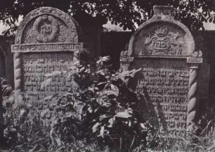 bei Landau, Judenfriedhof. Grabsteine