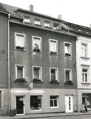 Roßwein, Querstraße 12. Wohnhaus mit Laden