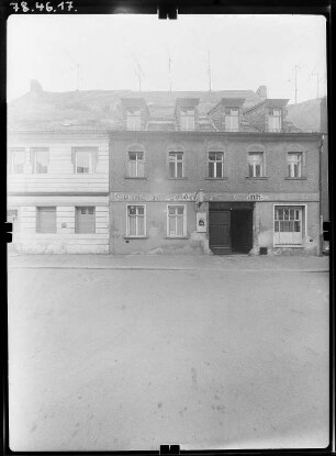 Torgau, Kurstraße 6. Wohnhaus mit Durchfahrt und ehem. Gaststätte. Straßenfront