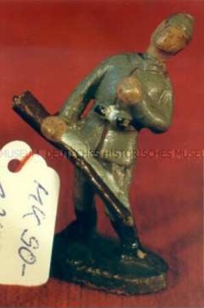 Soldat, schussverletzt fallend