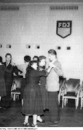 Dresden, Tanzstunde im Jugendklubhaus "Rudi Arndt", 1956