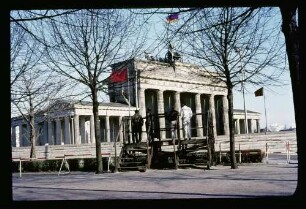 Brandenburger Tor 13.4.69.