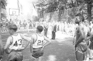 Einweihung des neuen Basketball-Freiplatzes im Rheinstrandbad Rappenwört.