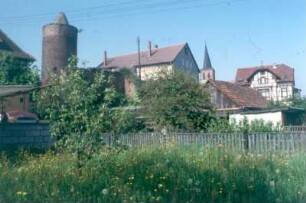 Vacha. Blick von der Werraseite auf das Burgensemble und Turm der Stadtkirche