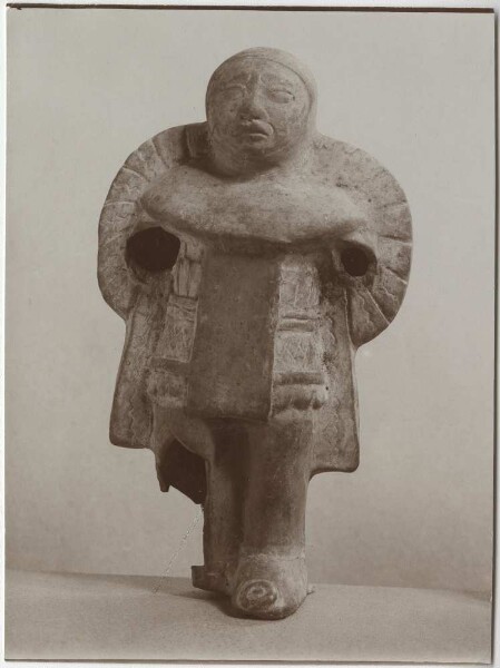 Clay figure (fragment)