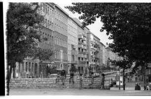 Kleinbildnegativ: Muskauer Straße, 1975