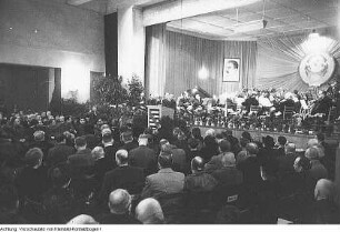 Einweihung des Hauses der Sowjetkultur durch Oberst Kusminow, Gründung der Gesellschaft zum Studium der Kultur der Sowjetunion (SU) (später: Gesellschaft für Deutsch-Sowjetische Freundschaft (DSF)), 8. November 1947 / 15.September 1947