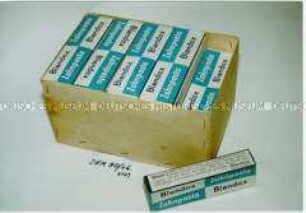 Tuben mit Inhalt Zahnpasta "Blendax" in Originalschachteln in Handelsverpackung