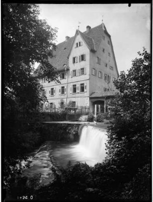 Adelsheim Oberschloss und Schlosspark Wasserfall der Kirnau