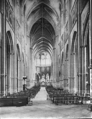 Auxerre, Kathedrale Saint-Étienne, Inneres, Blick zum Chor