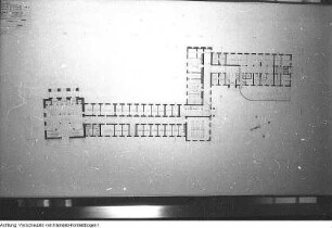 Dresden, Ernst-Thälmann-Platz (Strehlener Platz). Fachschule für Eisenbahnwesen, Modelle und Pläne zum Neubau, November 1954