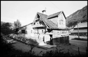 Reuthe: altes Bauernhaus des Bregenzer Waldes
